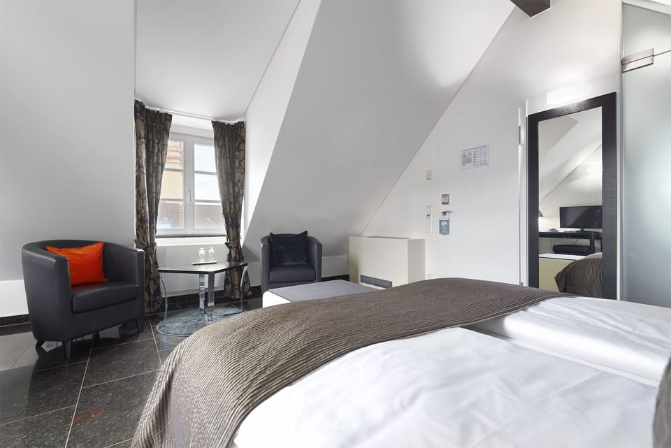 Superior Double Room | Desk, soundproofing, free WiFi