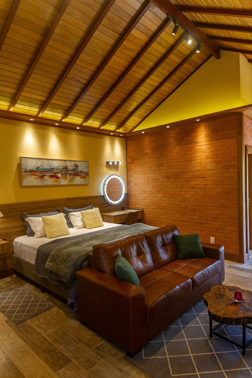Premium Studio Suite, 1 King Bed | Hypo-allergenic bedding, minibar, free WiFi