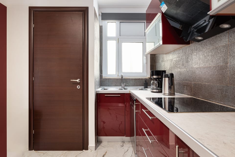 Family Apartment | Private kitchen | Fridge, microwave, oven, stovetop