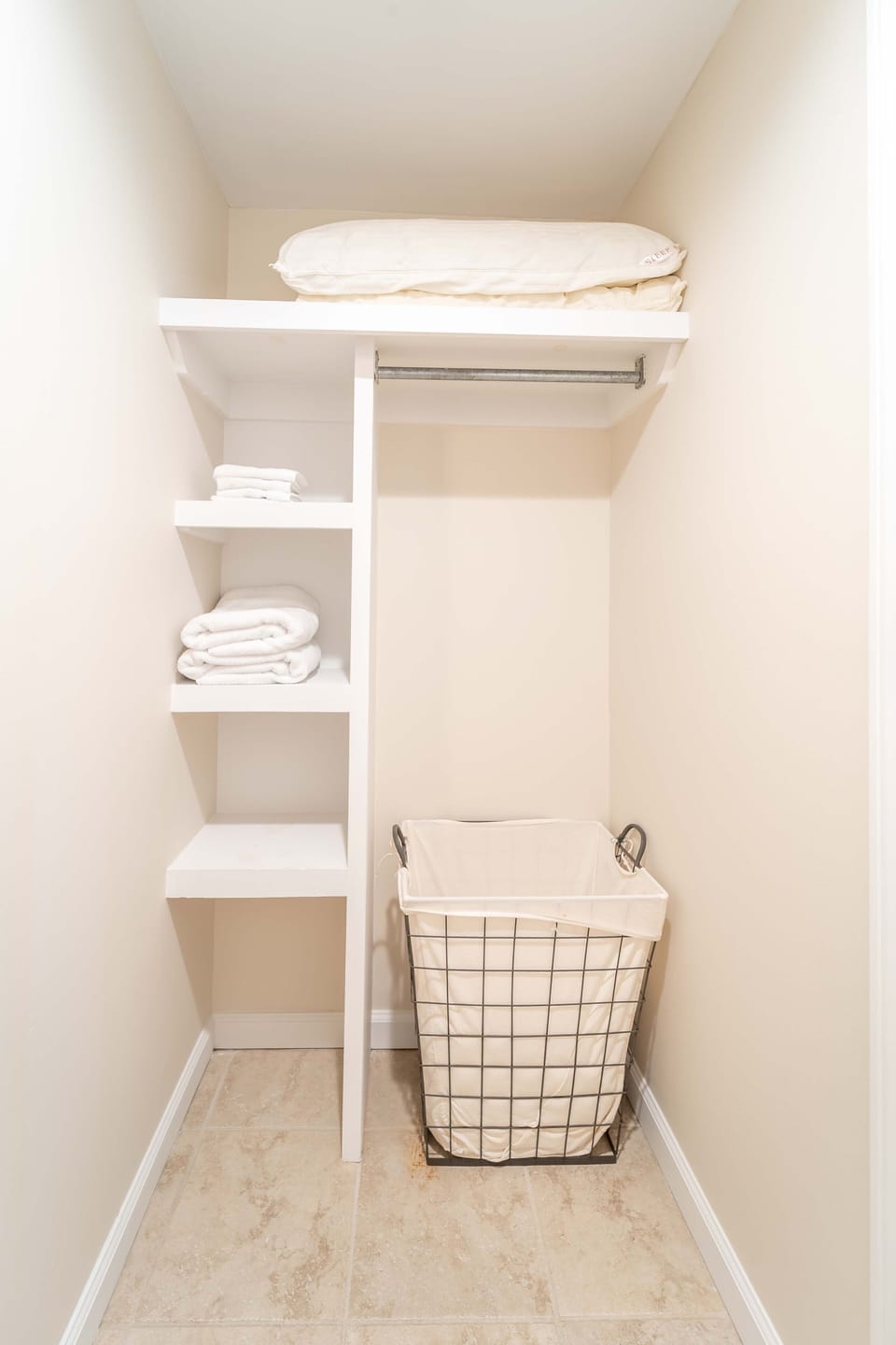 219 Closet Storage