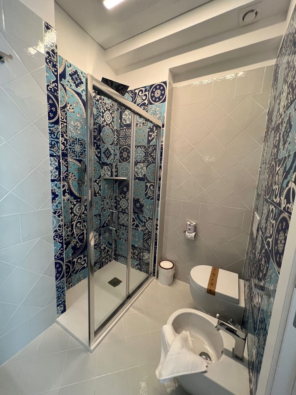 Deluxe Room, Balcony, City View | Bathroom | Free toiletries, hair dryer, bathrobes, bidet