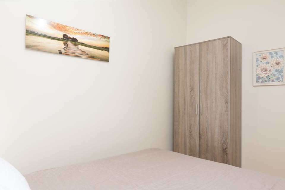 City Apartment | 2 bedrooms, desk, iron/ironing board, free WiFi