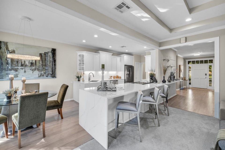 Kitchen eating area Three Counter stools