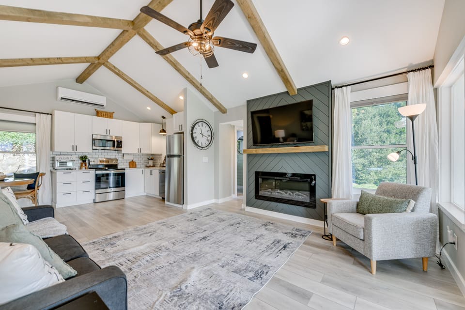 Living Space | Gas Fireplace | Free WiFi