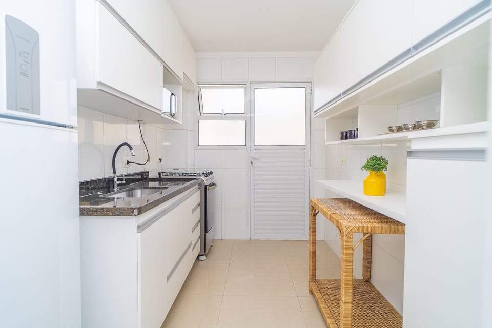 Basic Apartment | Private kitchen | Microwave, stovetop, cookware/dishes/utensils, kitchen islands