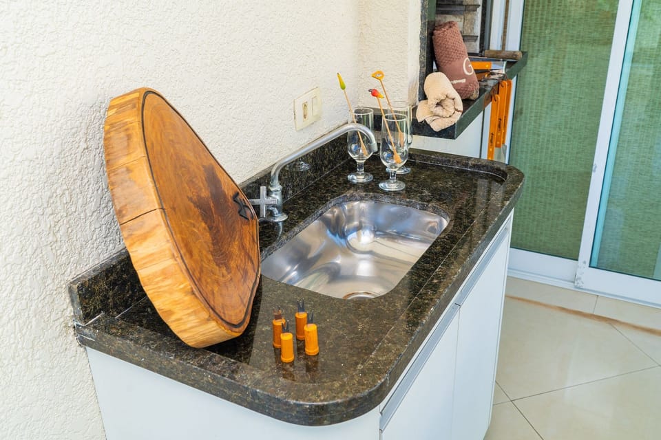 Basic Apartment | Private kitchen | Microwave, stovetop, cookware/dishes/utensils, kitchen islands