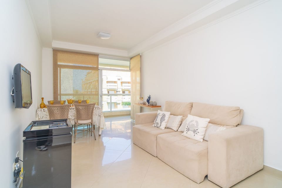 Basic Apartment | Living area