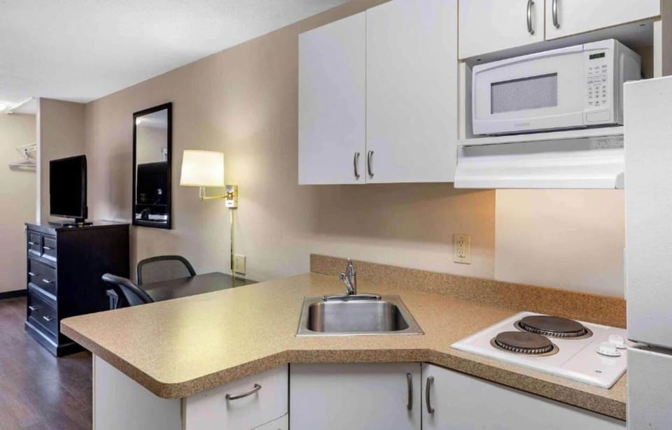 Fridge, microwave, oven, toaster