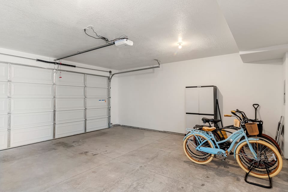 Garage w/Three bikes available for use