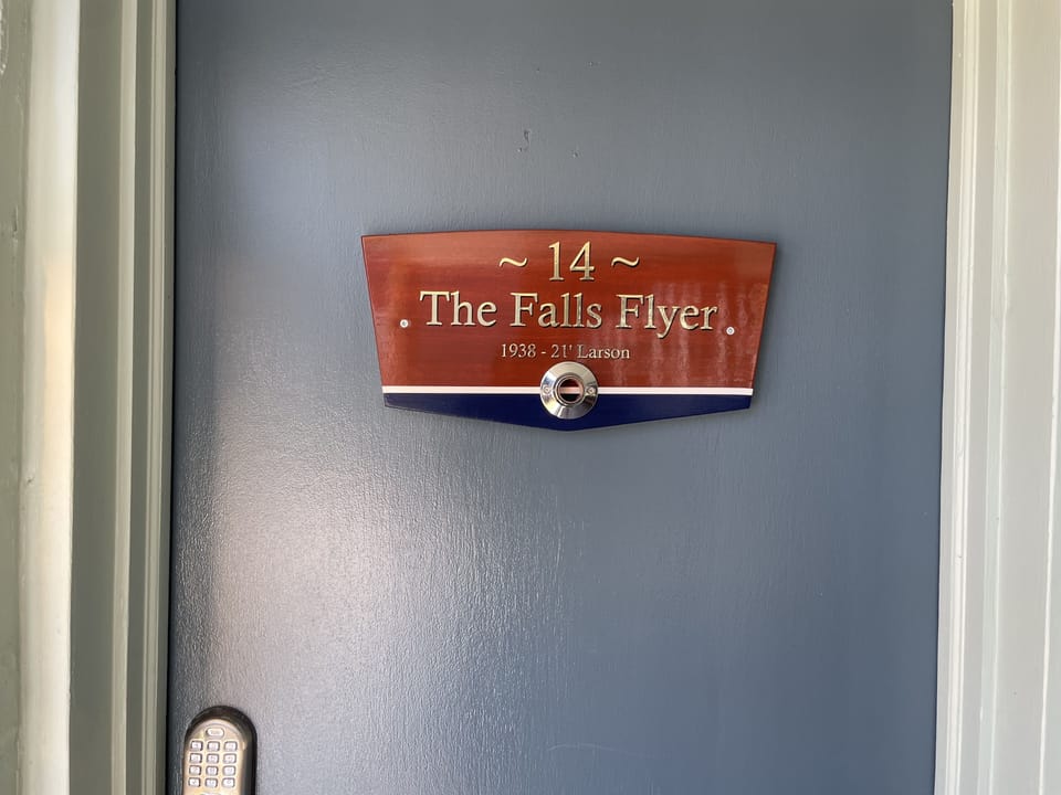 Welcome to The Falls River - Room 14!