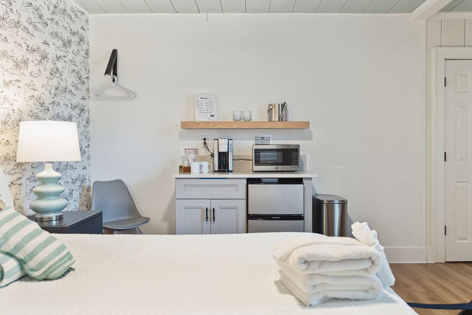 Bed and Kitchenette