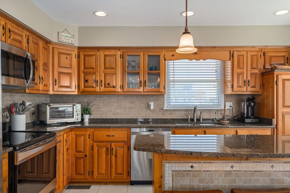 ONHC11D: Sunwatch | Kitchen Area