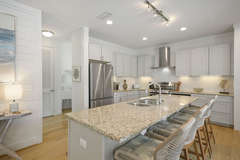 Indigo Breeze - Dune Allen Beach - Kitchen