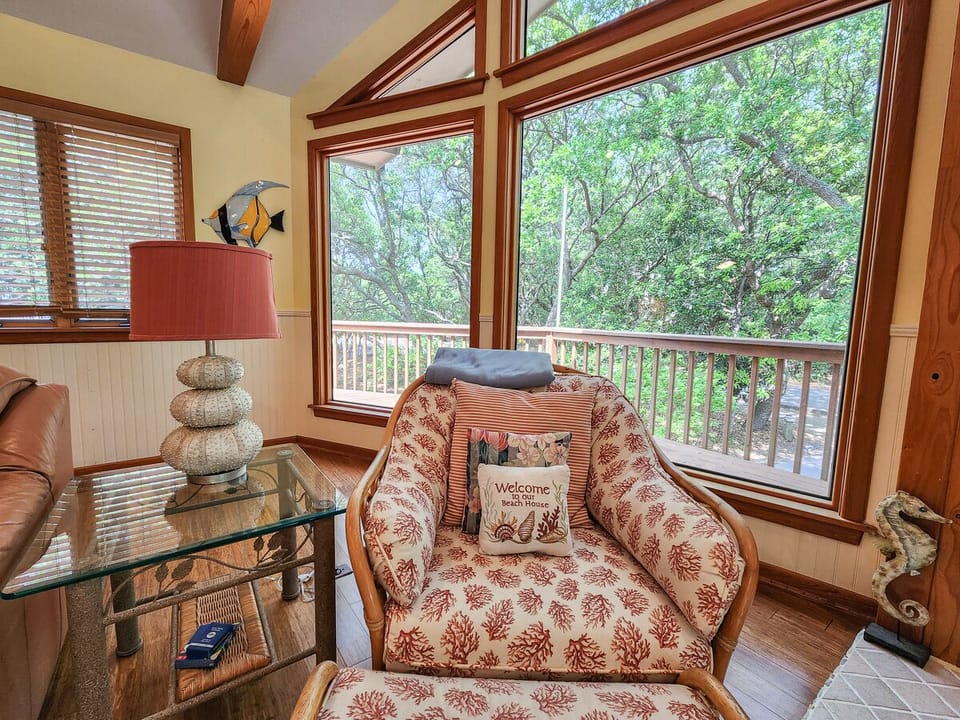 Living Room 2023