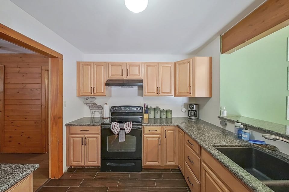 Kitchen 1