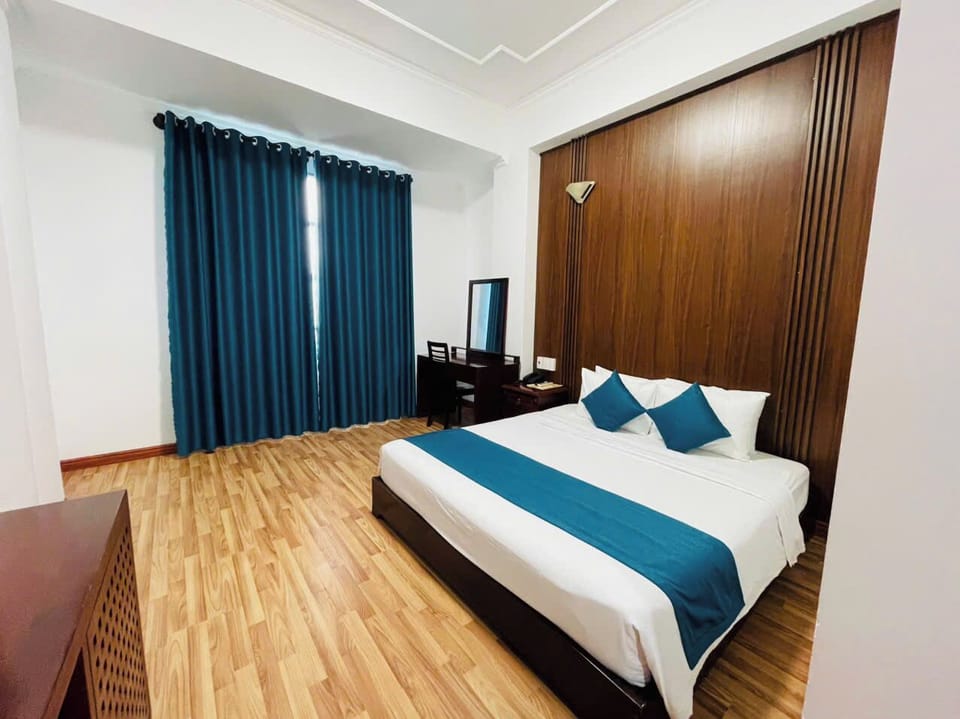 Premium bedding, minibar (some free items), WiFi (free), bed sheets