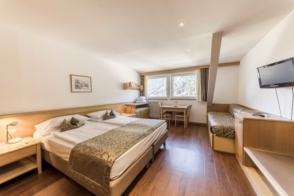 Triple Room | Egyptian cotton sheets, premium bedding, down comforters, minibar