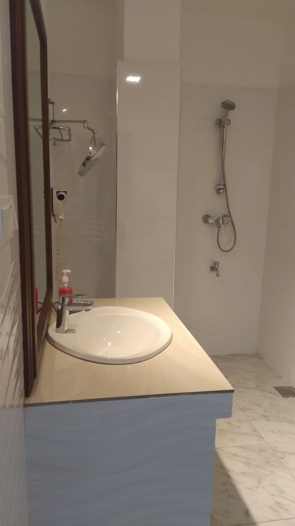 Deluxe Double Room, 1 Queen Bed, Beach View | Bathroom | Rainfall showerhead, free toiletries, hair dryer, bathrobes