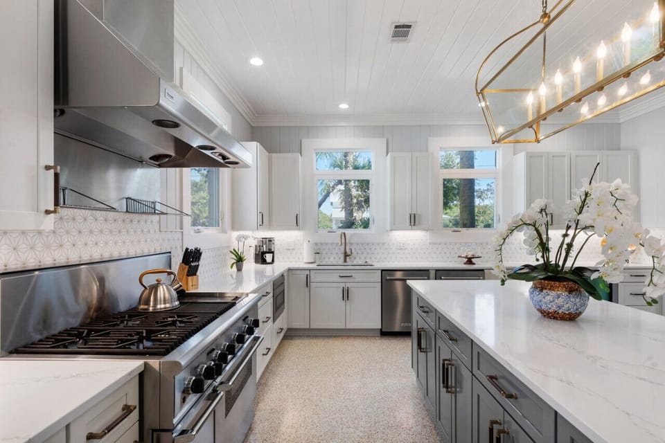 Big Palm - Kitchen with High end appliances