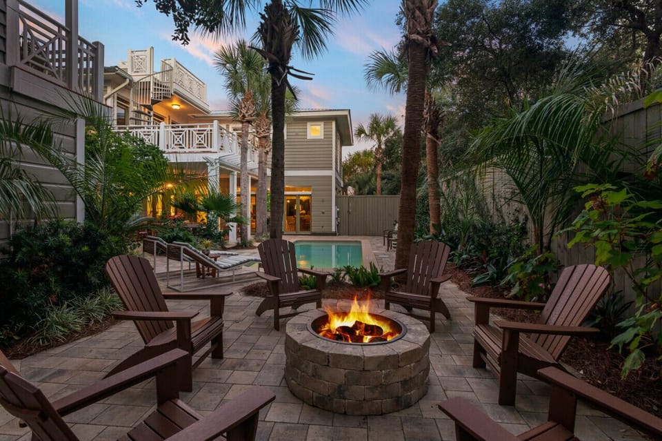 Big palm Little Palm - 45 Seacrest Drive- Private Pool and Backyard Oasis