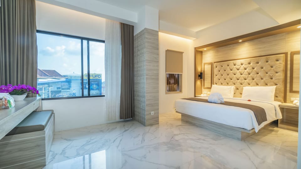 Premier Room, Non Smoking, City View | In-room safe, desk, free WiFi, bed sheets