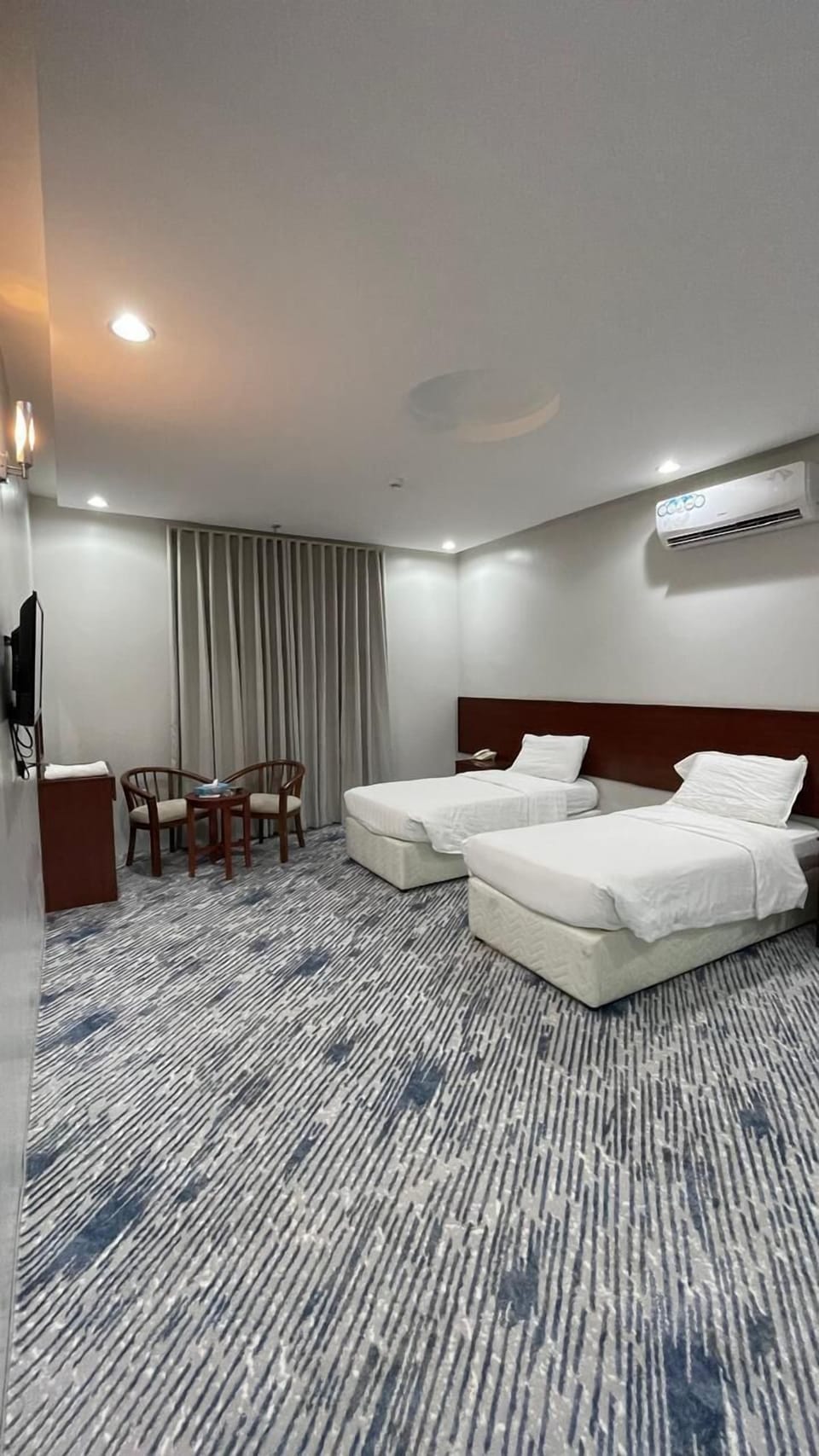 Double Room | Blackout drapes, iron/ironing board, free WiFi