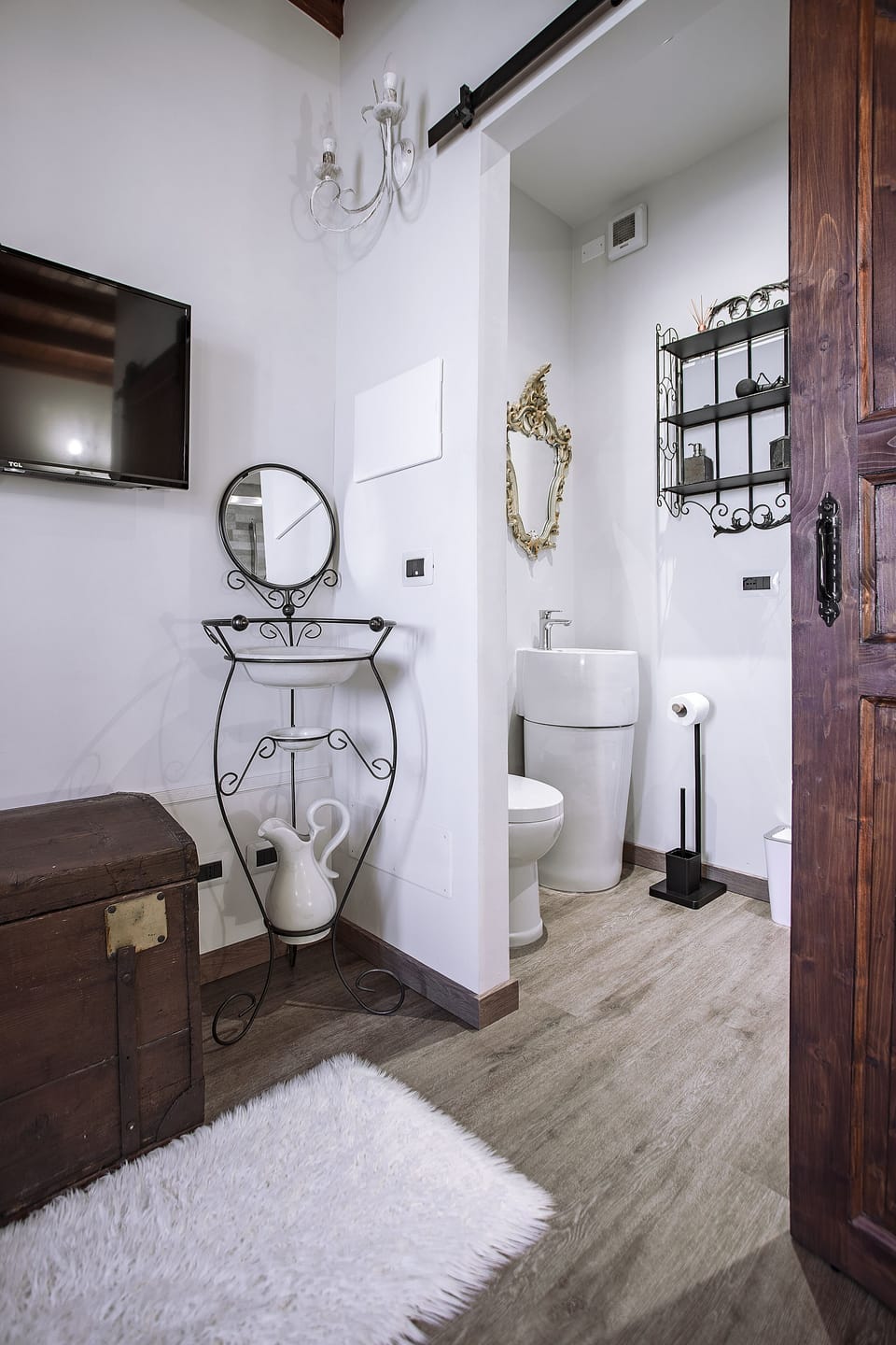 Classic Room | Bathroom