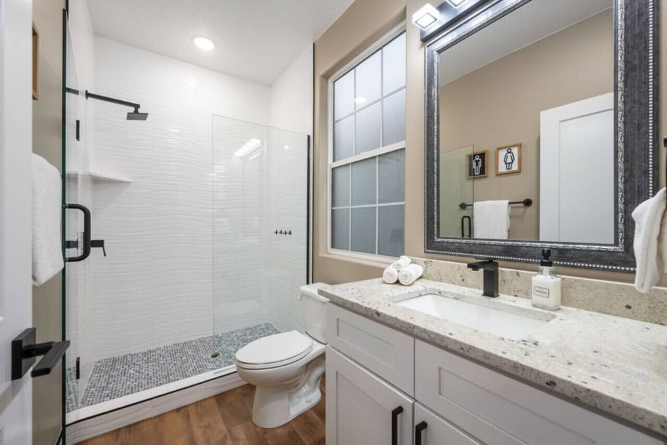 Bunkroom Bathroom