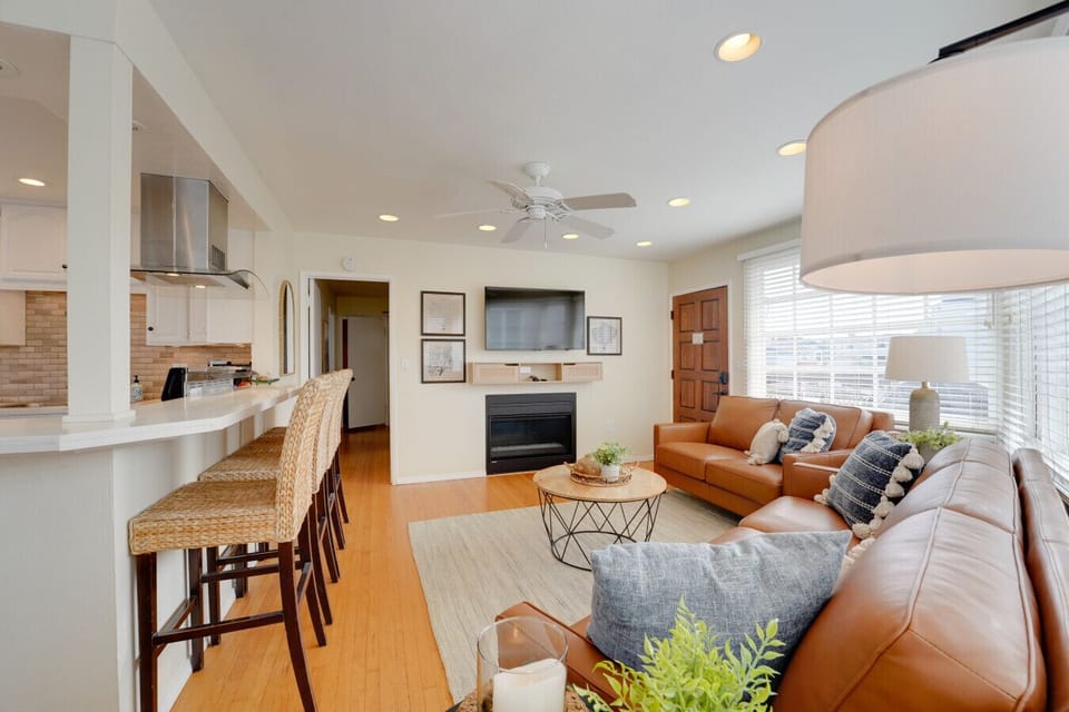 Casa de Playa- South Mission Beach Escape! Upstairs 3 Bed/ 2 Bath