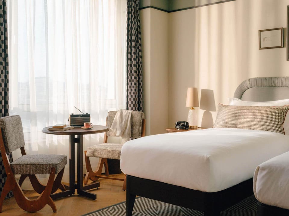 Roomy | In-room safe, blackout drapes, iron/ironing board, free WiFi