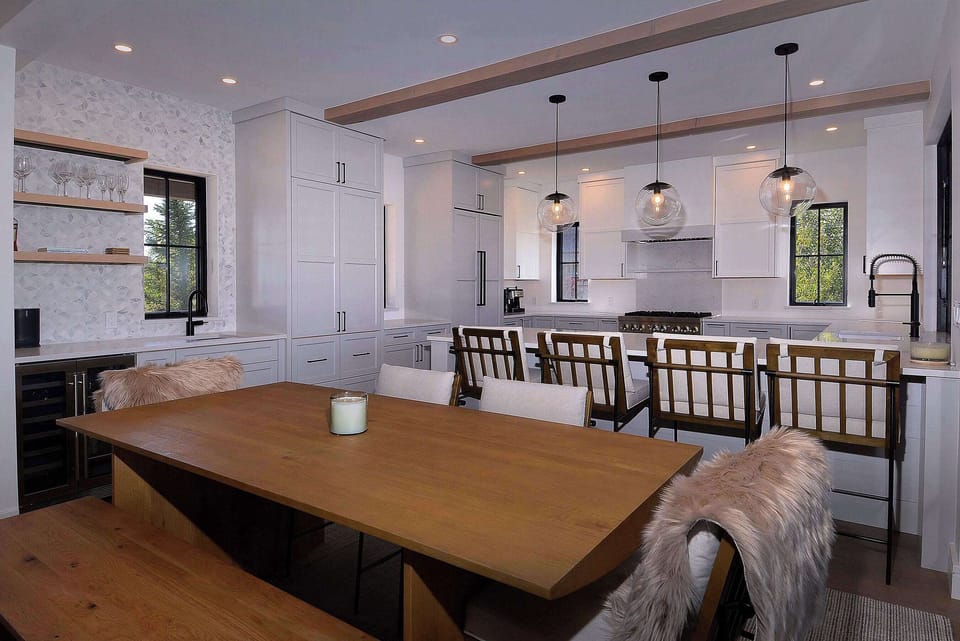 Dining/kitchen