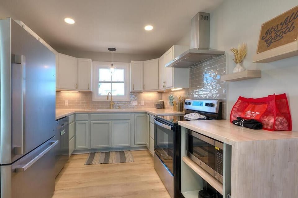 Kitchen Appliances
GW 10.20.23