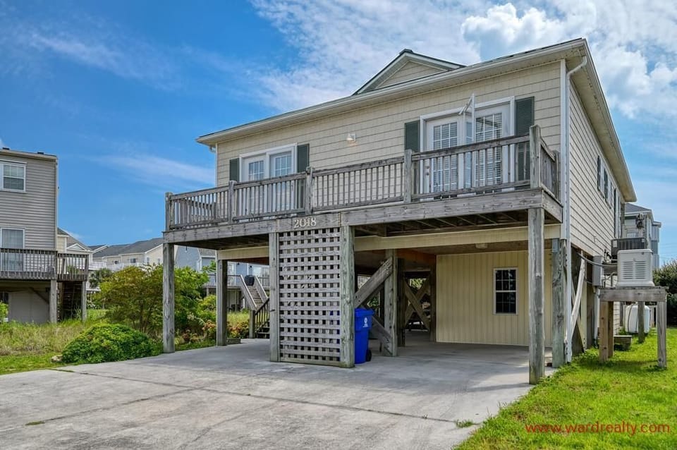 2018 N New River Streetside Exterior