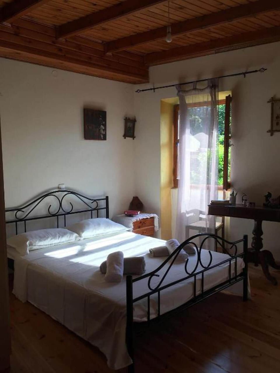 House | 1 bedroom, iron/ironing board, free WiFi, bed sheets
