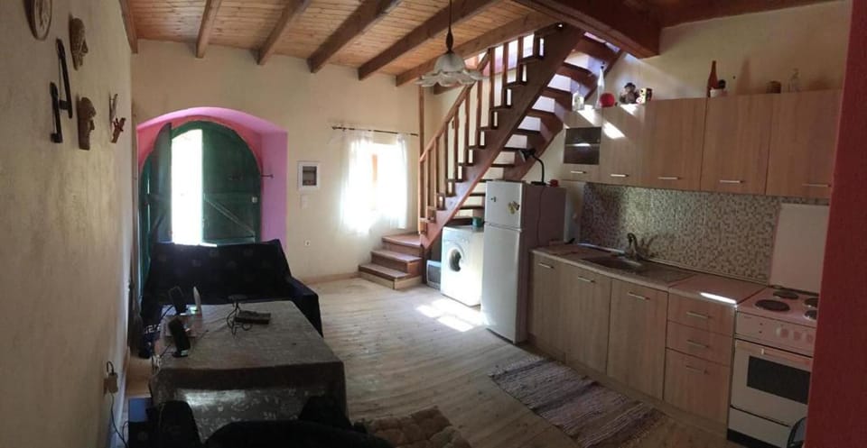 House | Private kitchen | Fridge, oven, electric kettle, toaster