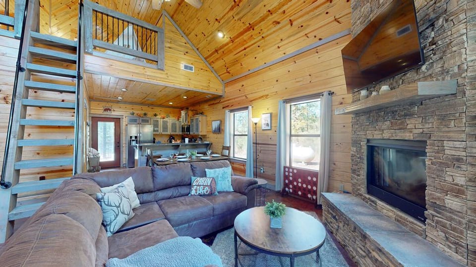 8-Rufus Roost-Living-Room[1]