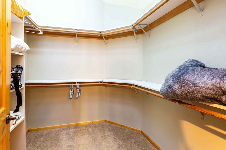 Ensuite Bedroom Walk-in Closet - Upstairs