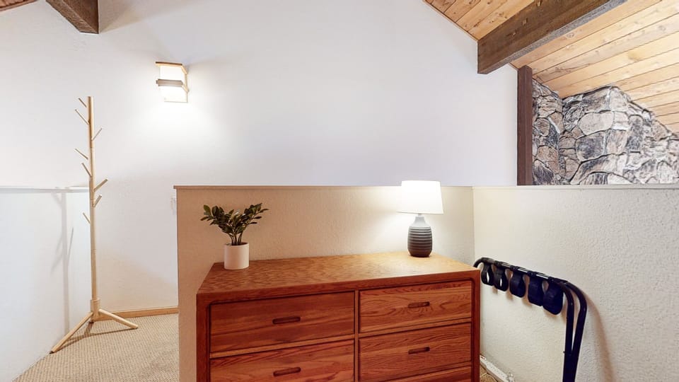 Condo, 3 Bedrooms | Interior