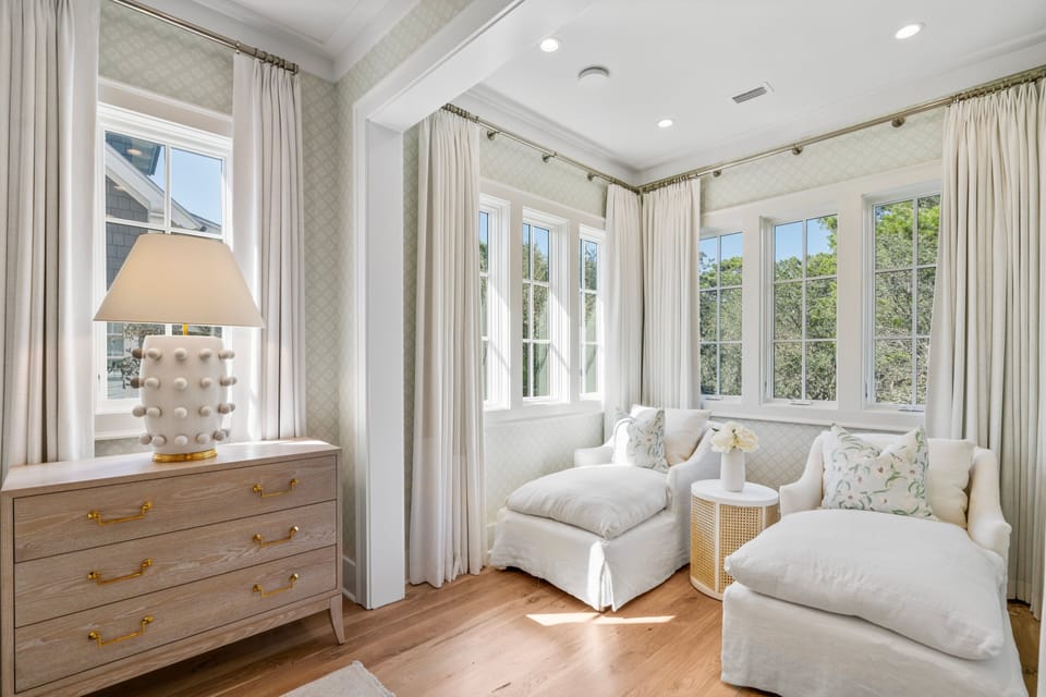 House, 5 Bedrooms | Living area