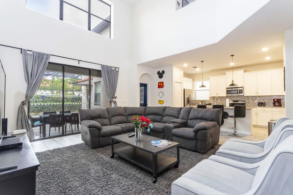 Villa, 5 Bedrooms | Living area | Smart TV