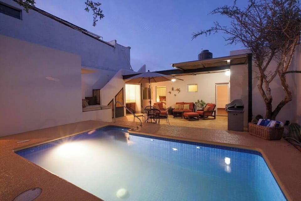 We welcome you to make yourself at home in Casa de los Geckos!