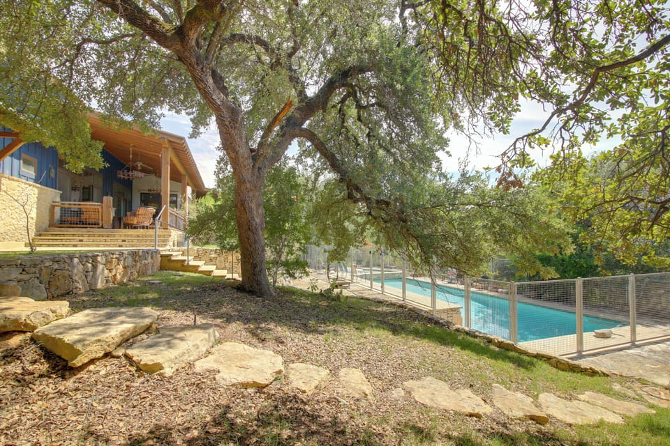 House (6 Bedrooms) | Interior