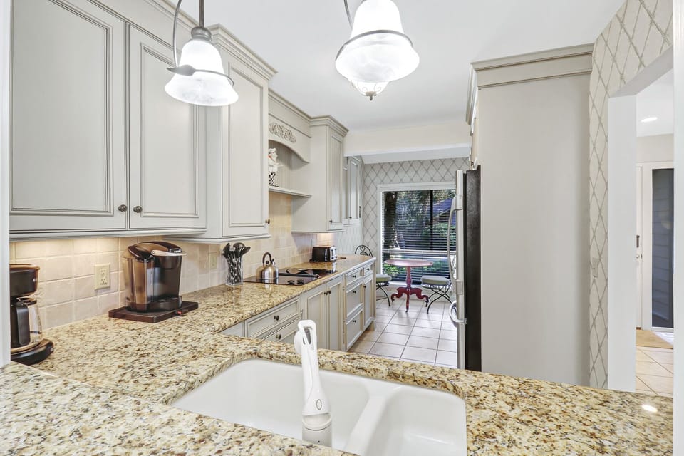 2538 Gleneagle Green | Kitchen - 2538 Gleneagle Green | Kitchen