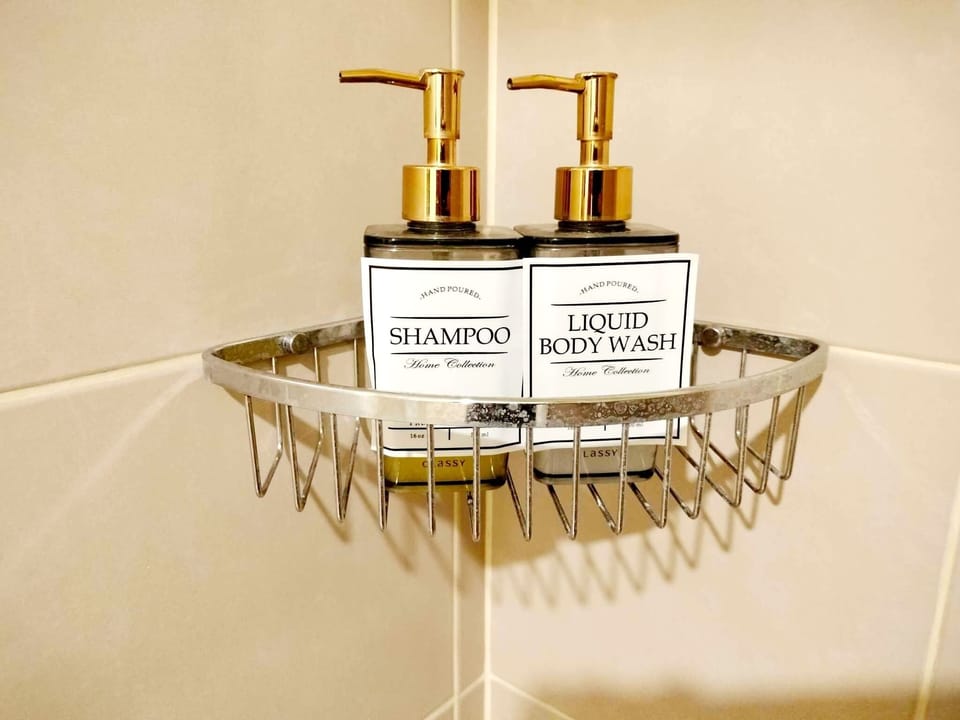 Apartment | Bathroom | Shower, hair dryer, towels