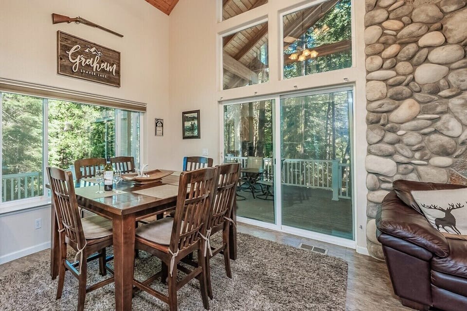 All the amenities of a modern home, but in the mountains!