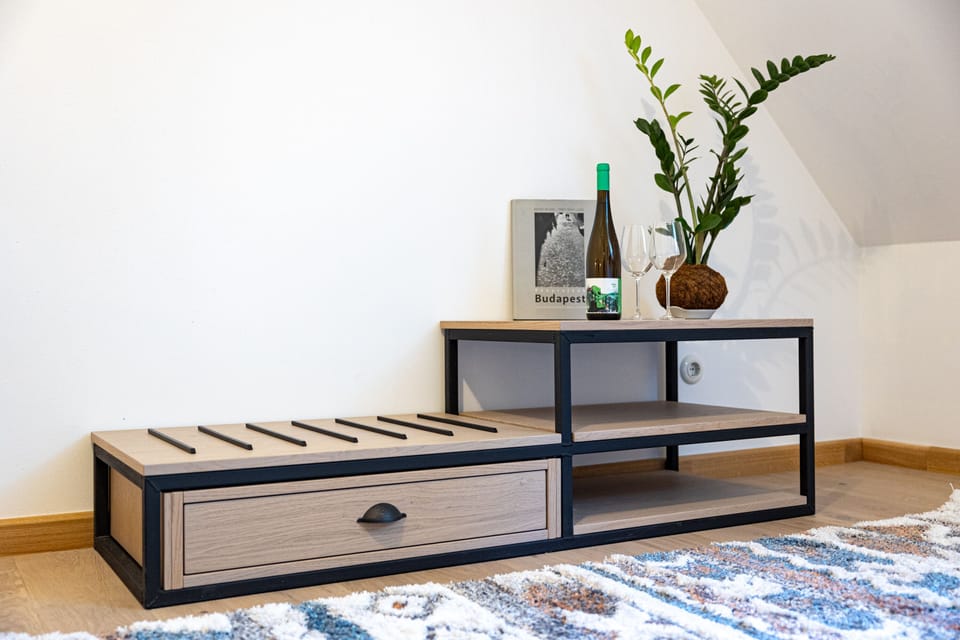 Basic Room | 1 bedroom, in-room safe, soundproofing, WiFi (free)