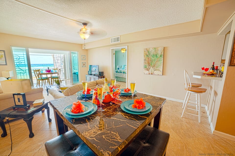 Basic Condo | In-room dining