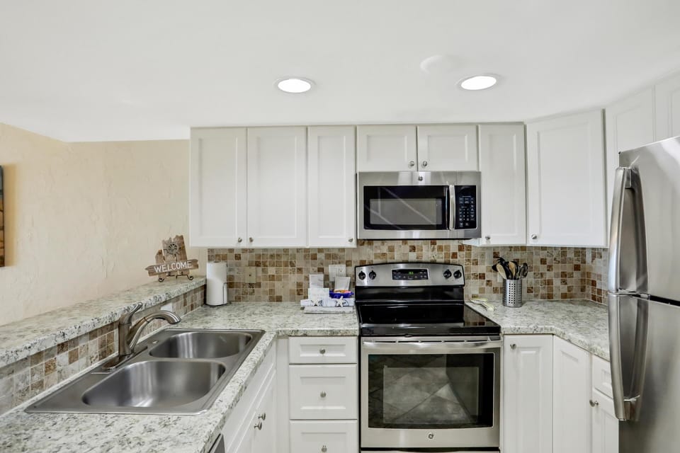 Well stocked kitchen for all your cooking needs