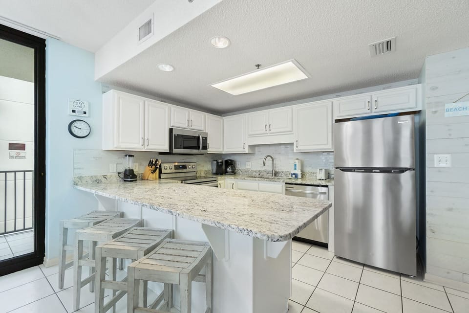 Beautiful well-equipped kitchen.
