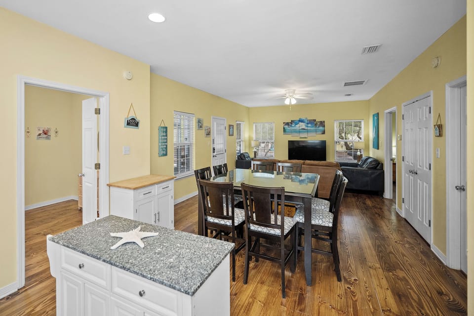 Seating for eight at the dining table